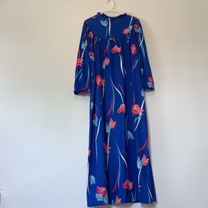 Xl Granada lightweight floral design night gown with zipper in front